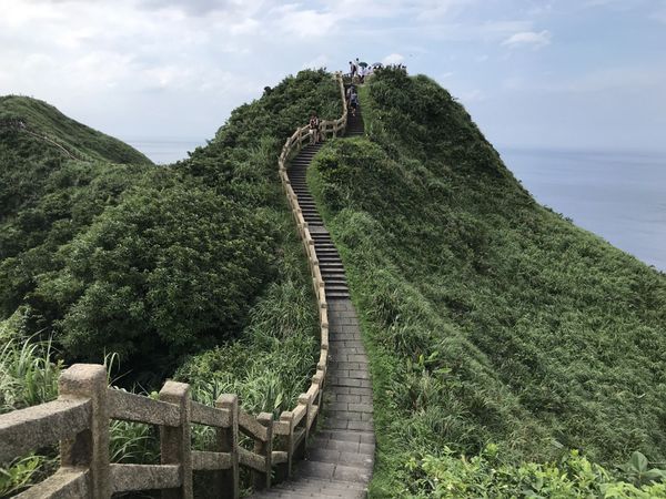 瑞芳鼻頭角步道│號稱小萬里長城！同場加映–南雅奇岩、私房景點賞十三層遺址