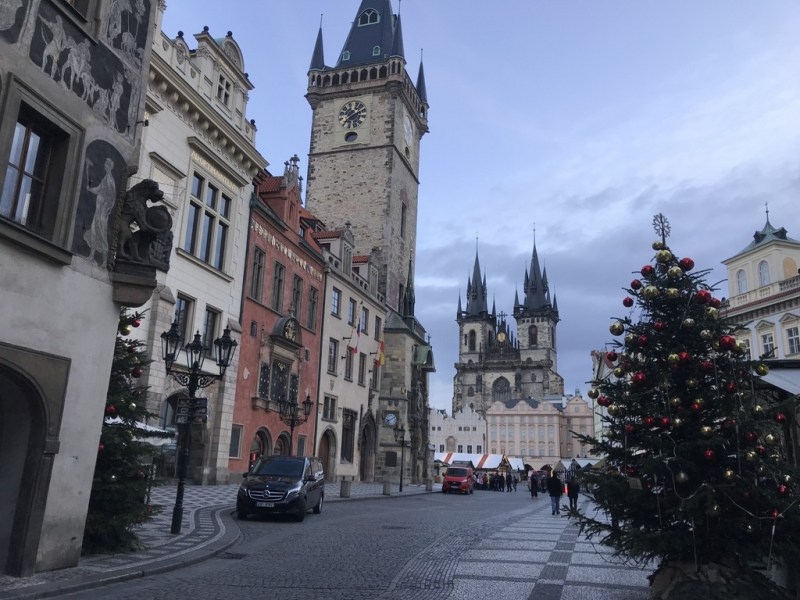捷克布拉格│超美聖誕市集！舊城廣場Old Town Square&nbsp;景點介紹、天文鐘